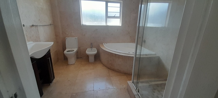 5 Bedroom Property for Sale in Lovemore Heights Estate Eastern Cape